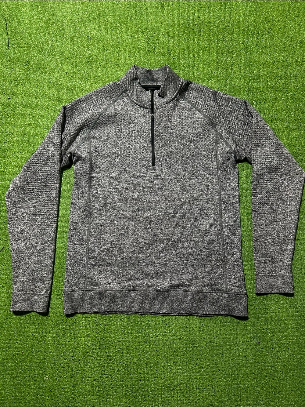 Lululemon Men Engineered Warmth Half Zip Pullover Size Medium